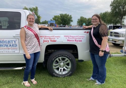 2022-fair-queen-joey-and-princess-nora-parade_001